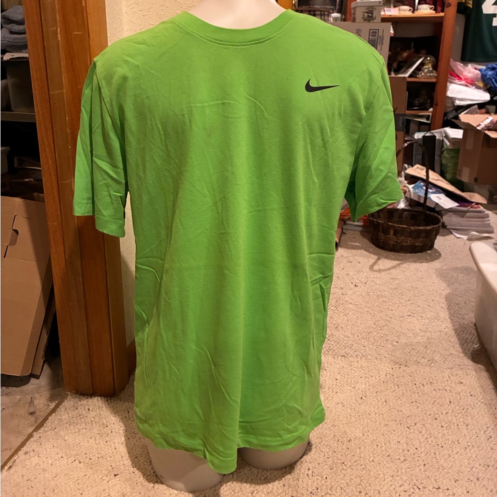 Nike Men's Vibrant Green Short Sleeve Tee